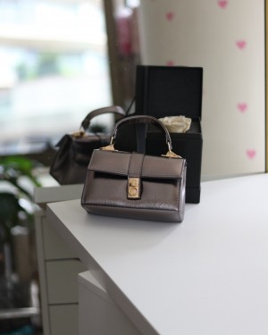 Platin Parlak Toka Detaylı Zincirli El Omuz Çantası