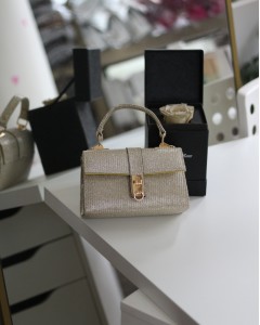 Gold Simli Toka Detaylı Zincirli El Omuz Çanta