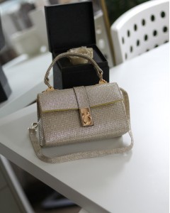 Gold Simli Toka Detaylı Zincirli El Omuz Çanta