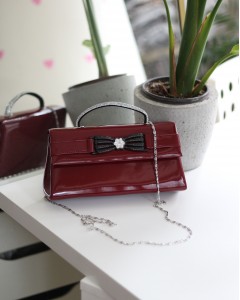 Bordo Rugan Çiçek Aksesuarlı Tutma Saplı Abiye El Çantası