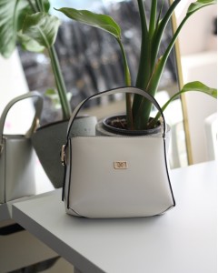 Krem Dokulu Tutma Saplı El Omuz Çantası