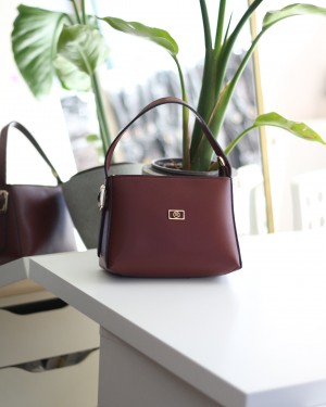 Bordo Dokulu Tutma Saplı El Omuz Çantası