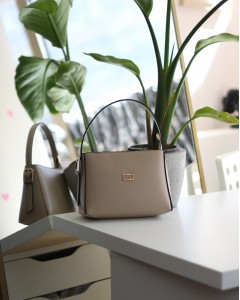 Vizon Dokulu Tutma Saplı El Omuz Çantası