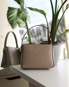 Vizon Dokulu Tutma Saplı El Omuz Çantası