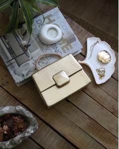 Gold Parlak Kare Tokalı Taş Tutma Saplı El Çantası