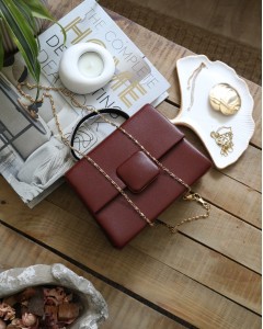 Bordo Kare Tokalı Taş Tutma Saplı El Çantası