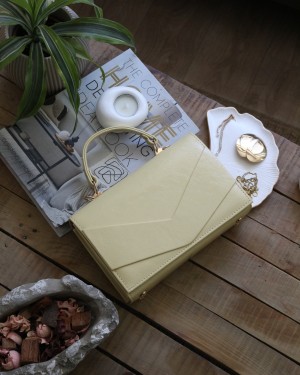 Kadın Sarı Zarf Tutma Saplı Omuz Çantası