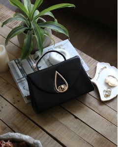 Siyah Taş Tutma Saplı Damla Tokalı Abiye El Çantası