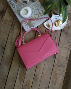  Kadın Fuşya Zarf Tutma Saplı Omuz Çantası