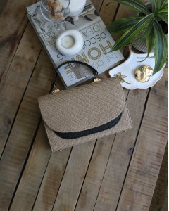 Kadın Siyah Hasır Dokulu Oval Kapak Detaylı Askılı Omuz Çantası