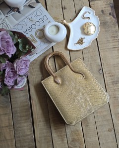 Kadın Gold Yılan Aksesuar Detaylı Parlak Doku Abiye El Çantası