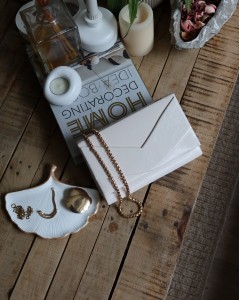 Kadın Krem Rugan Zarf Kutu Omuz Çantası