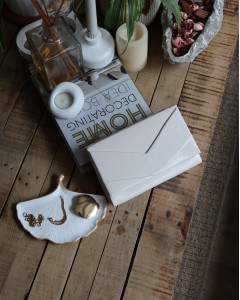 Kadın Krem Rugan Zarf Kutu Omuz Çantası