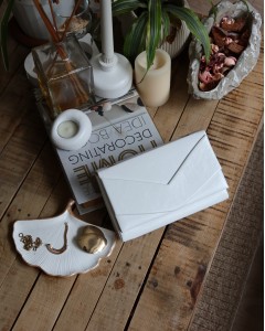 Kadın Beyaz Rugan Zarf Kutu Omuz Çantası