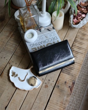 Kadın Siyah Rugan Şerit Detaylı Zincirli Omuz Çantası