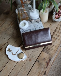 Kadın Acı Kahve Rugan Şerit Detaylı Zincirli Omuz Çantası