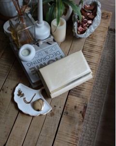 Kadın Butter Yellow Rugan Şerit Detaylı Zincirli Omuz Çantası