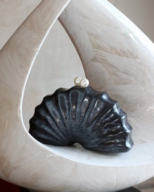  Siyah Akrilik İstiridye Zincirli Omuz Çantası