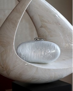  Beyaz Akrilik Zincirli Omuz Çantası