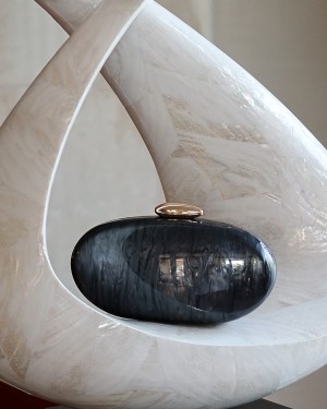 Siyah Akrilik Zincirli Omuz Çantası