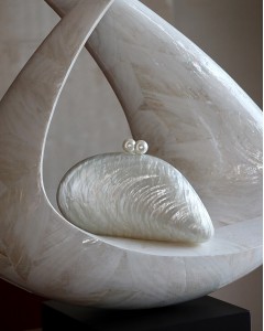 Kemik Akrilik Midye Zincirli Omuz Çantası