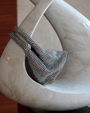 RGB Taşlı Çift Saplı Zincirli Abiye Çanta RGB Taşlı Çift Saplı Zincirli Abiye Çanta