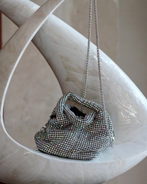 RGB Taşlı Çift Saplı Zincirli Abiye Çanta RGB Taşlı Çift Saplı Zincirli Abiye Çanta