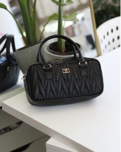 Siyah Desenli Tutma Saplı Omuz Çantası