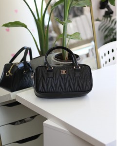 Siyah Desenli Tutma Saplı Omuz Çantası