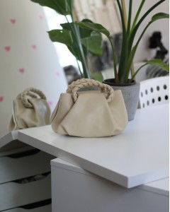 Butter Yellow Örme Saplı Yumuşak Deri Omuz Çantası