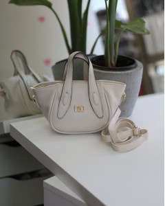 Krem Rugan Tutma Saplı Pouch El Çantası