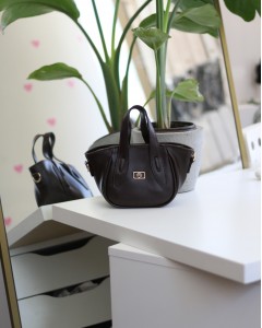 Acı Kahve Rugan Tutma Saplı Pouch El Çantası