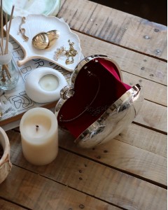 Silver Metal Kalp Zincirli El Omuz Çantası