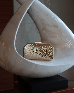 Gold Metal Köşeli Zincirli Omuz Çantası