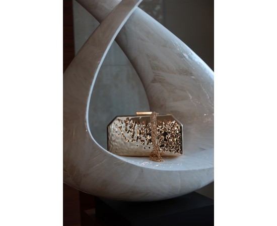Gold Metal Köşeli Zincirli Omuz Çantası Gold Metal Köşeli Zincirli Omuz Çantası