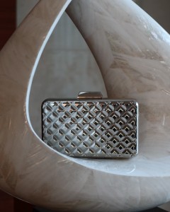 Silver Metal Baklava Desenli Zincirli Omuz Çantası