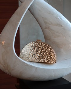 Gold Metal Desenli Zincirli Omuz Çantası