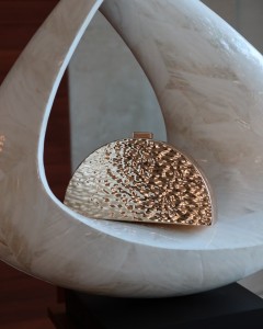 Gold Metal Desenli Zincirli Omuz Çantası Gold Metal Desenli Zincirli Omuz Çantası