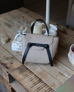 Siyah hasır doku şerit detaylı tutma saplı el omuz çantası