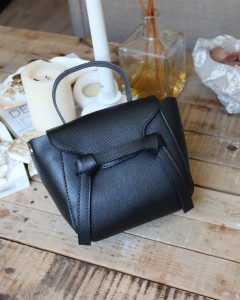 siyah şerit detaylı tutma saplı el omuz çantası