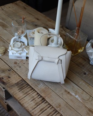 krem şerit detaylı tutma saplı el omuz çantası