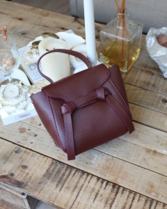 bordo şerit detaylı tutma saplı el omuz çantası