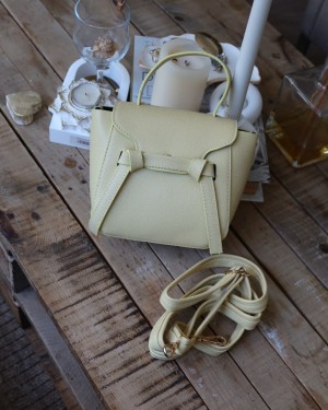 butter yellow şerit detaylı tutma saplı el omuz çantası