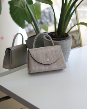    Gold kristal toka detaylı çizgi doku abiye çanta