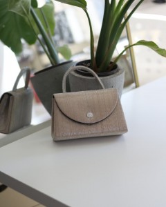  Rose Gold kristal toka detaylı çizgi doku abiye çanta