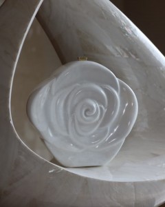 Beyaz Gül Mika Zincirli El Omuz Çantası