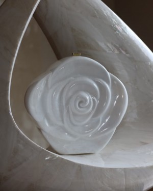 Beyaz Gül Mika Zincirli El Omuz Çantası