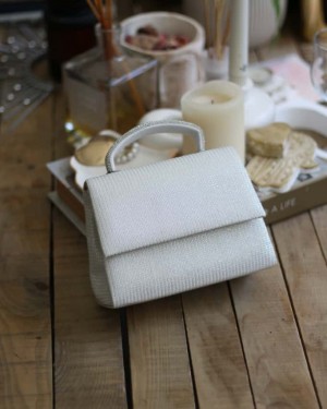 Beyaz simli Taş Tutma Detaylı Abiye Omuz Çantası