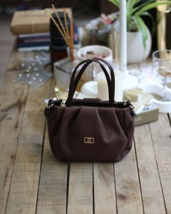  acı kahve süet büzgü doku çift kulplu el omuz çantası