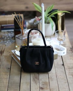  siyah süet büzgü doku çift kulplu el omuz çantası